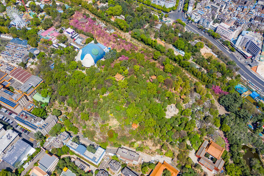 航拍云南昆明圓通山動物園景區(qū)