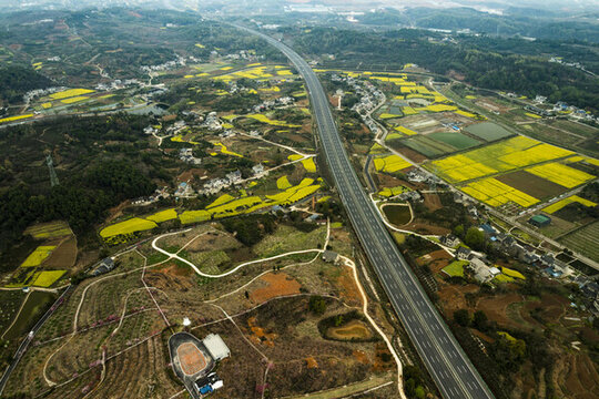 春天宜岳高速