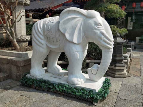 大象雕塑