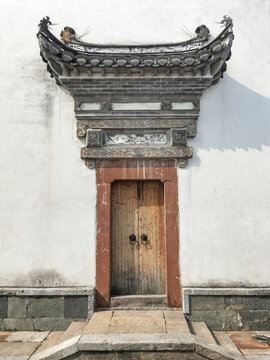 中式傳統(tǒng)古宅大門