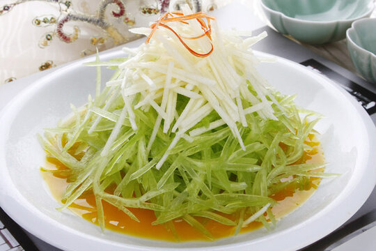 蘋(píng)果絲拌苦瓜