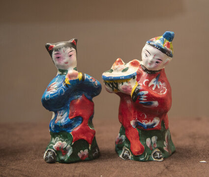 小對(duì)娃泥塑