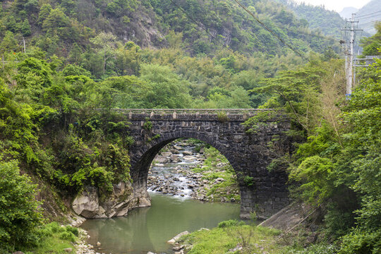 石拱橋