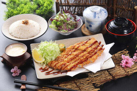 炸豬排定食