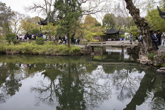 蘇州掘政園古典園林風(fēng)光