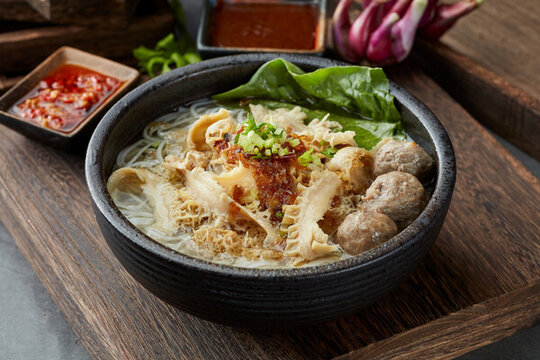 金錢肚拼牛肉丸粿條粉絲