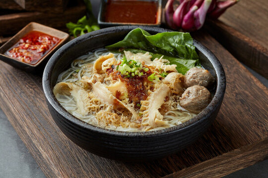 金錢肚拼牛肉丸粿條粉絲