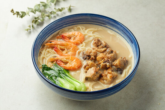 鮮蝦雞肉面