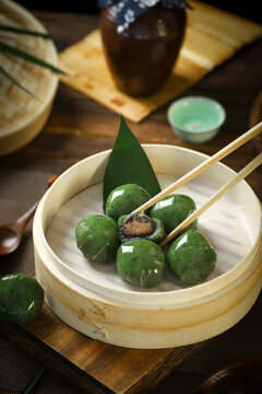 豆沙青團(tuán)