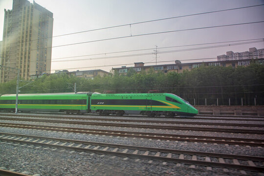 綠裝復興號旅客列車