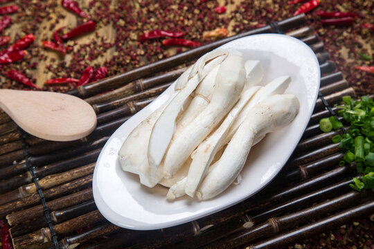 火鍋雞腿菇