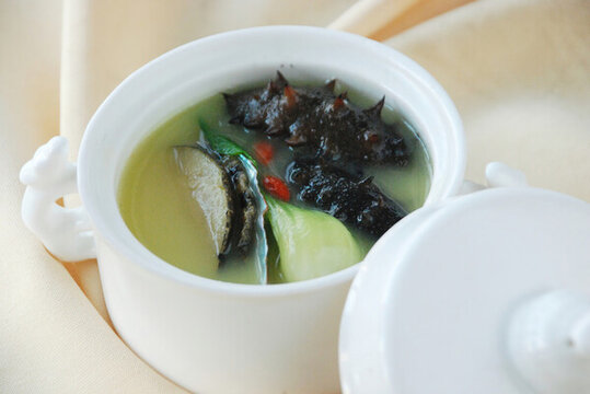 鮑參翅肚湯