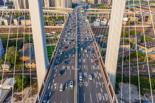 航拍鄭州農(nóng)業(yè)路大橋地標(biāo)建筑物
