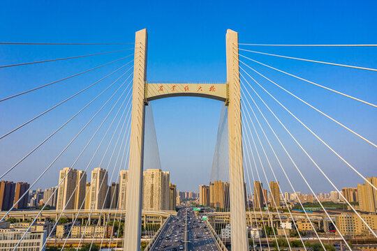 航拍鄭州農(nóng)業(yè)路大橋地標(biāo)建筑物