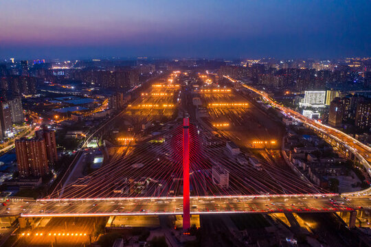 航拍鄭州農(nóng)業(yè)路大橋夜景燈光秀
