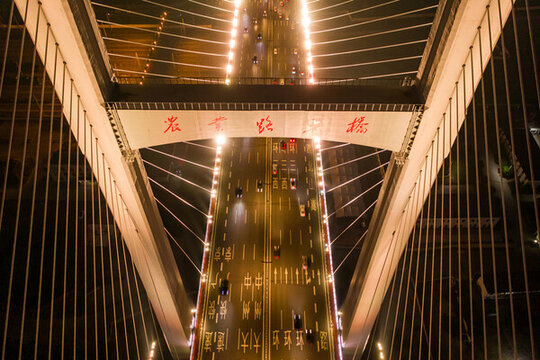 航拍鄭州農業(yè)路大橋夜景燈光秀