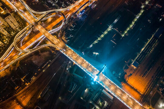 航拍鄭州農業(yè)路大橋夜景燈光秀