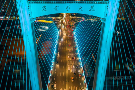 航拍鄭州農業(yè)路大橋夜景燈光秀