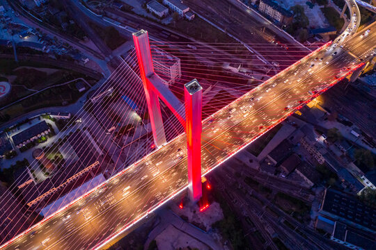航拍鄭州農(nóng)業(yè)路大橋夜景燈光秀