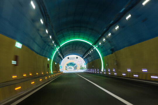 隧道內(nèi)