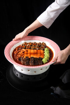 鮑汁扣三件海參鮑魚(yú)墨魚(yú)