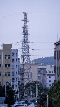 嚇井一村城中村電線塔