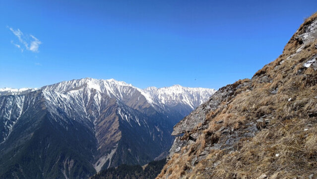 高山懸崖雪山極美風(fēng)光