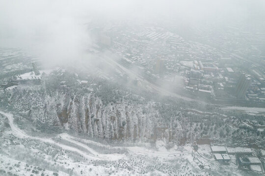 霧繞筆架山