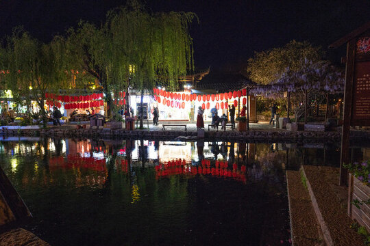 束河古鎮(zhèn)夜生活