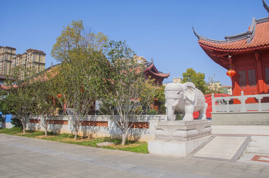 中式院子石雕象