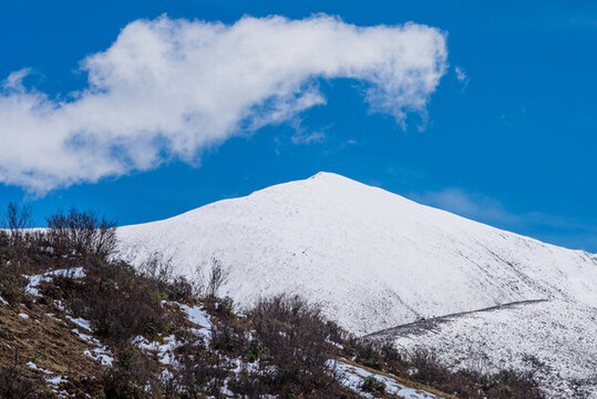 四川玉龍西村