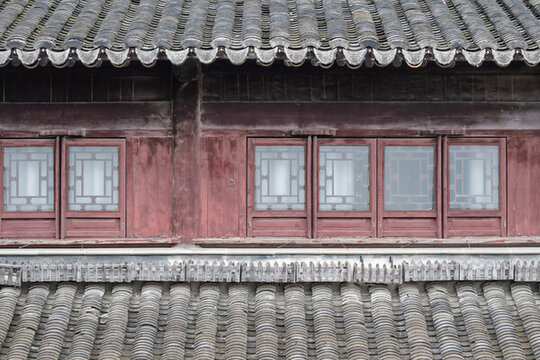 中式建筑青瓦木窗