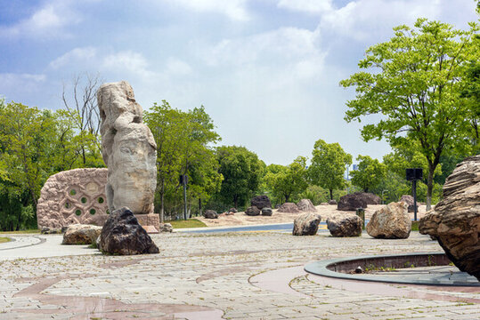 金烏溫泉公園奇石