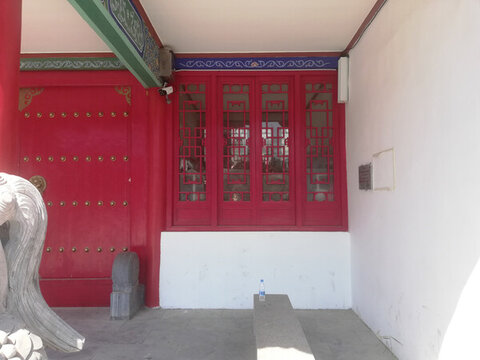 道觀紅門(mén)
