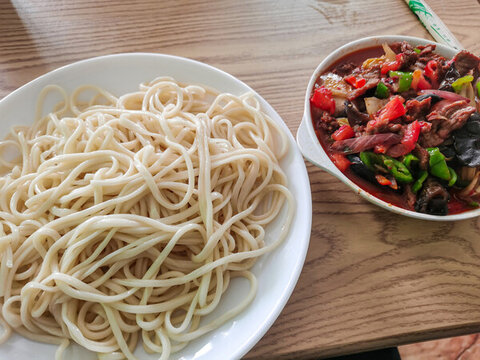 過(guò)油肉拌面
