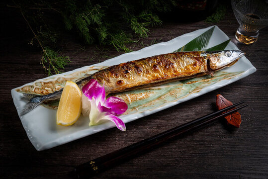 鹽烤秋刀魚(yú)