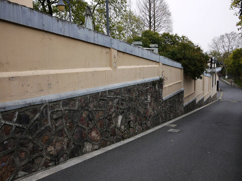 坡地圍墻