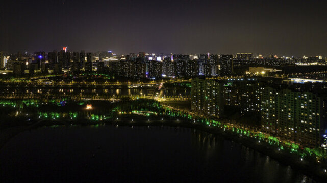 夏季的長(zhǎng)春南溪濕地公園夜景