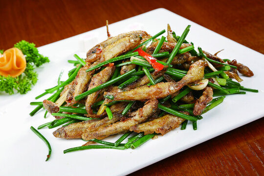 炒野生小魚(yú)