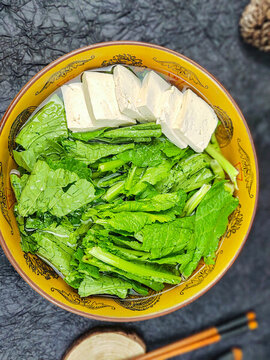 苦菜豆腐湯