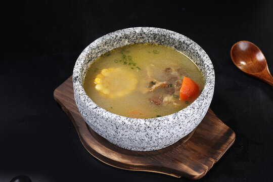 玉米龍骨湯
