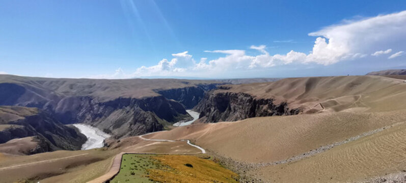 天山峽谷