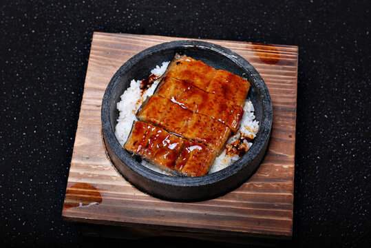 鰻魚石頭飯