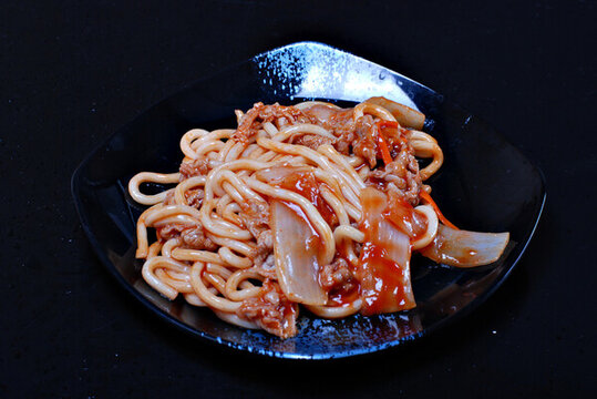 肥牛泡菜炒烏冬