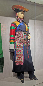 土家族女人服飾