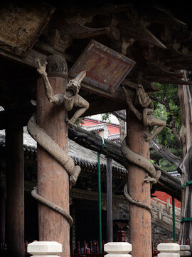 晉祠盤龍雕柱