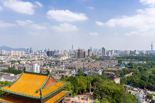 閱江樓遠(yuǎn)眺