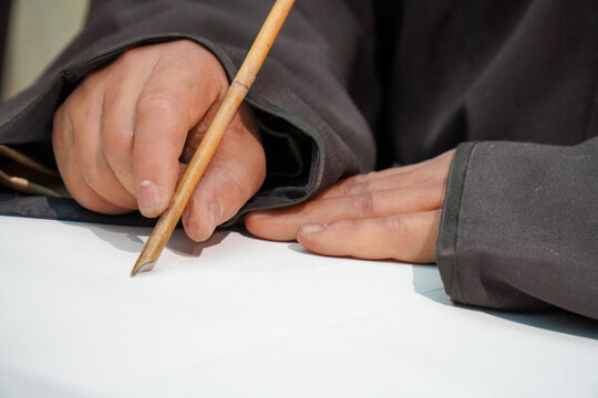 民國(guó)長(zhǎng)袍馬褂簽字寫(xiě)字書(shū)寫(xiě)