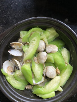 海白絲瓜煲仔