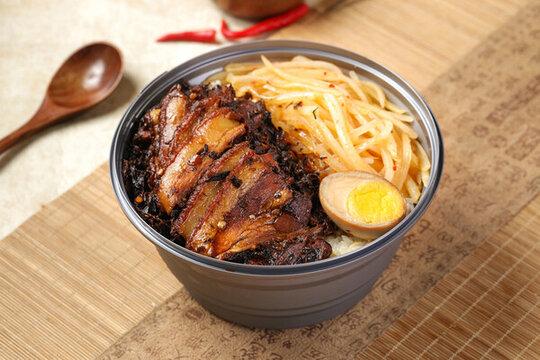 梅菜扣肉蓋碼飯